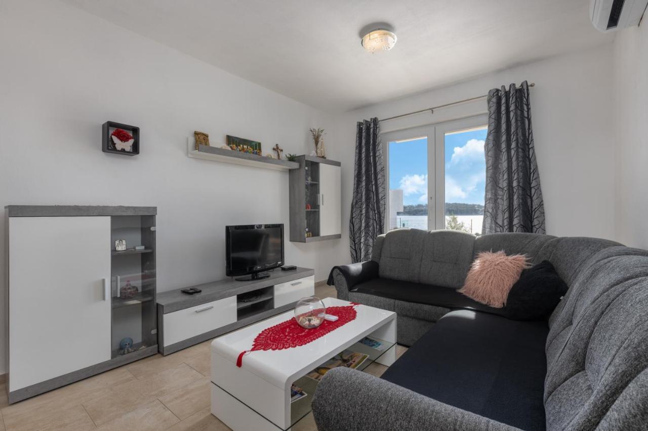 Appartement Helena à Rogoznica  Extérieur photo